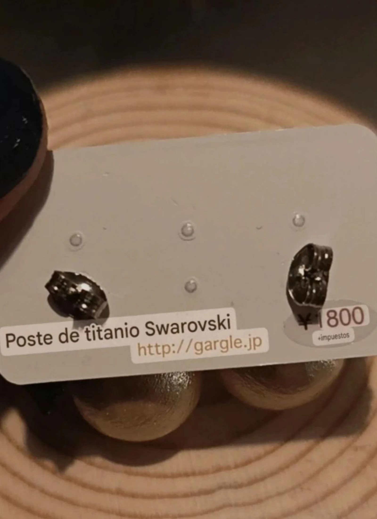 Boucles d'oreilles design nœud multicolore style Swarovsky avec perles synthétiques de Gargle – photo 4